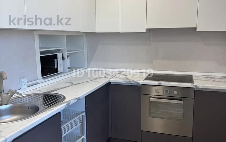 2-комнатная квартира · 76 м² · 7/16 этаж, Каныша Сатпаева 55/12 за 18 000 ₸ в Усть-Каменогорске — фото 11