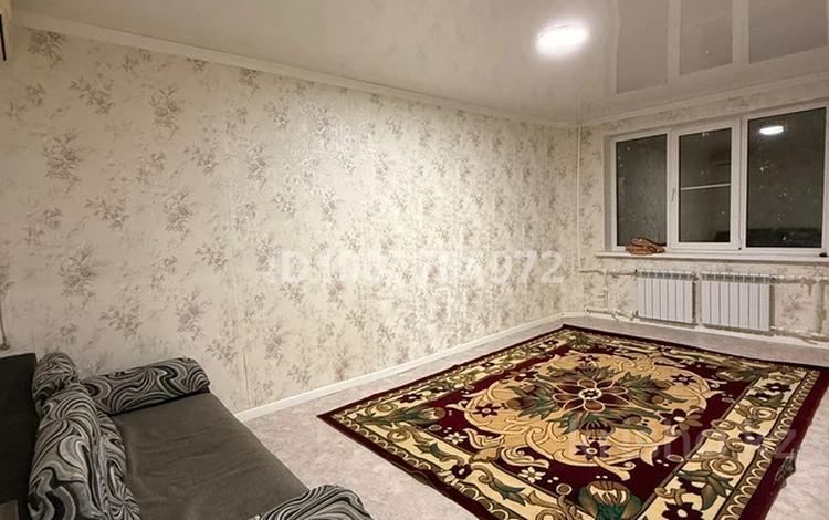 2-бөлмелі пәтер · 54 м² · 2/5 қабат, Ауезова 3, бағасы: 18 млн ₸ в Хромтау — фото 2