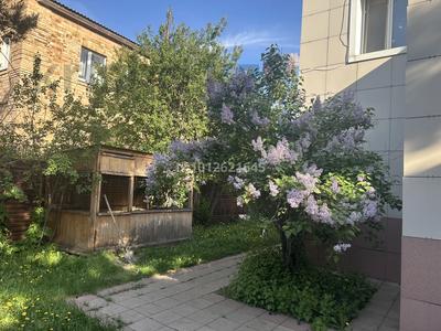 Отдельный дом · 4 комнаты · 200 м² · 8 сот., Алимбаева — Токпанова за 248 млн ₸ в Астане, Алматы р-н