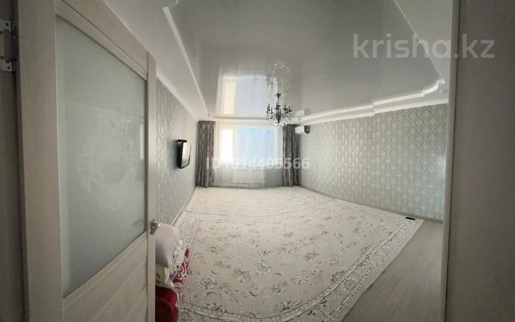 4-бөлмелі пәтер · 90 м² · 1/2 қабат, Геолог -ш/а., А Аккулова 63, бағасы: 26 млн ₸ в Атырау, мкр Геолог — фото 2