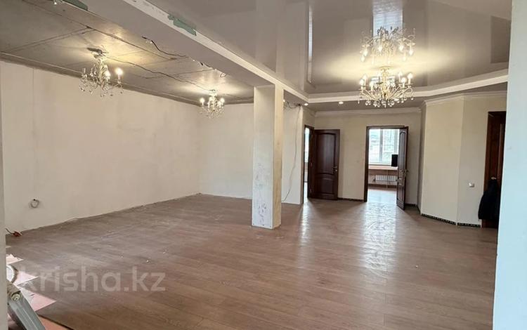 4-бөлмелі пәтер · 156.9 м² · 3/10 қабат, Казыбек Би 42, бағасы: 96 млн ₸ в Усть-Каменогорске — фото 2