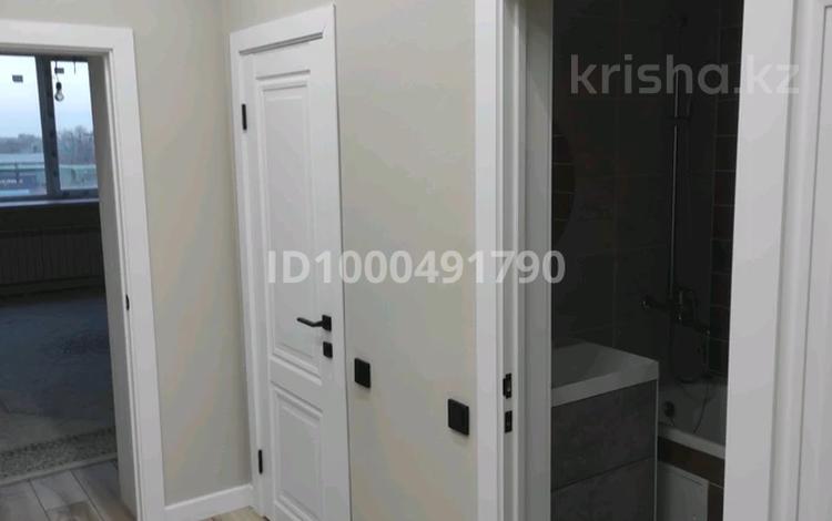 1-комнатная квартира · 56.4 м² · 4/5 этаж, Привокзальная 58/1 за 200 000 ₸ в Уральске — фото 2