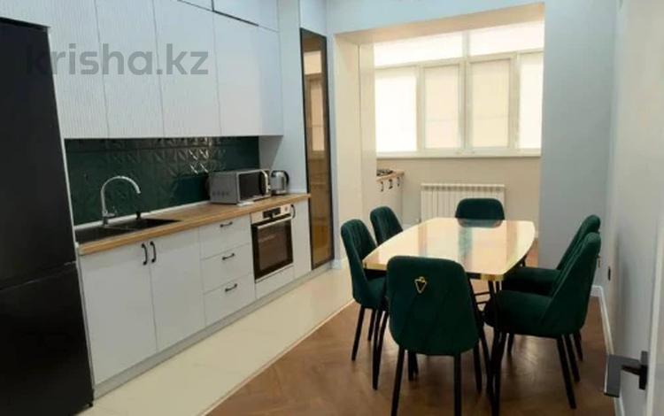 2-бөлмелі пәтер · 82 м² · 8/10 қабат, проспект Алии Молдагуловой, бағасы: 37.8 млн ₸ в Актобе — фото 6