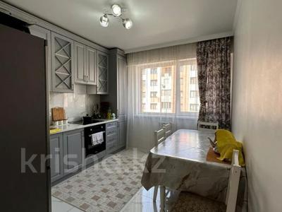 2-комнатная квартира, 64 м², 4/10 этаж помесячно, мкр Шугыла, Жунисова 10 к1 за 240 000 〒 в Алматы, Наурызбайский р-н