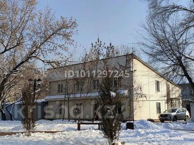 Отдельный дом · 8 комнат · 380 м² · 1.2 сот., мкр №1 11б за 130 млн ₸ в Алматы, Ауэзовский р-н