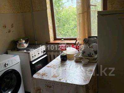 2-бөлмелі пәтер · 45 м² · 4/5 қабат, Мкр. Каратау, бағасы: 110 000 ₸ в Таразе