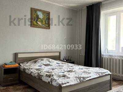1-комнатная квартира, 44 м², 2/9 этаж посуточно, Танирбергенова 31 за 8 000 〒 в Семее