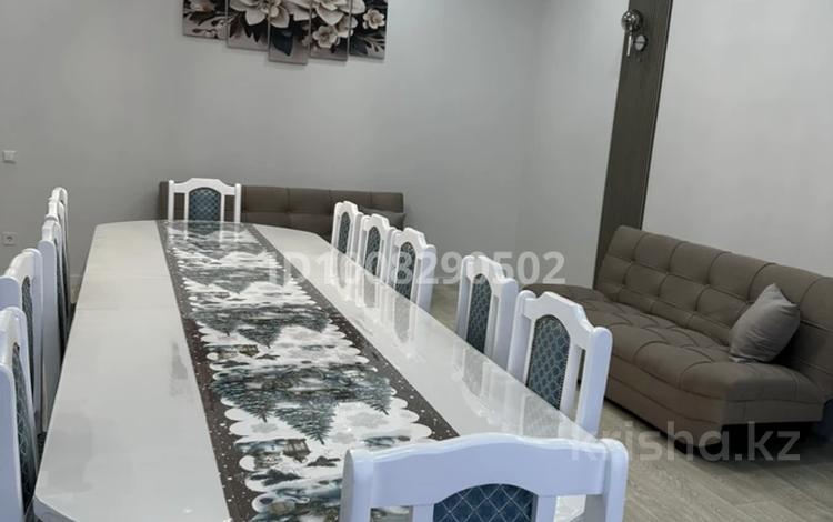 Дом · 4 комнаты · 210 м², Мерей 8А/2 за 180 000 〒 в Бурабае — фото 4