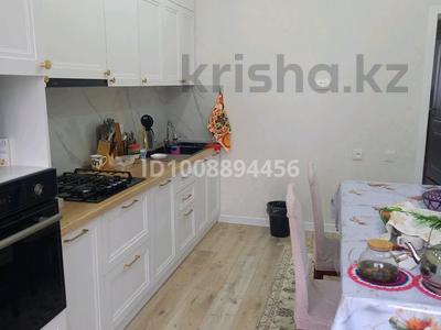 3-бөлмелі пәтер · 90 м² · 2/5 қабат, мкр. Алтын орда, микрорайон Батыс-2 49Л, бағасы: 36 млн 〒 в Актобе