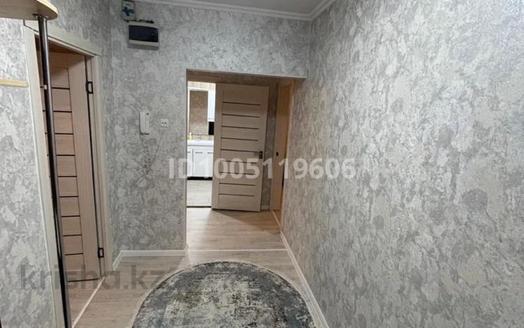 2-бөлмелі пәтер · 55 м² · 1/9 қабат, 4 микрорайон 21, бағасы: 200 000 ₸ в Аксае — фото 2