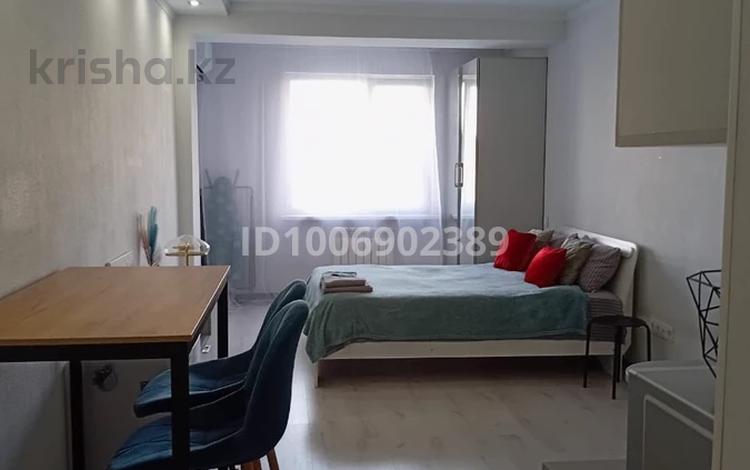 1-комнатная квартира · 30 м² · 6/12 этаж, Шевченко 85 — Сейфуллина, рядом с Риксос за 15 000 〒 в Алматы, Алмалинский р-н — фото 2