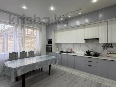 Отдельный дом · 3 комнаты · 120 м² · 4 сот., Абылай хана 90 за 28 млн 〒 в Уральске