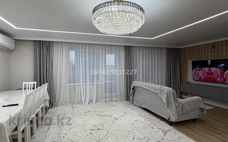 3-бөлмелі пәтер · 79.3 м² · 6/9 қабат, Курмангазы 157 — ул. Курмангазы, угол пр. Абая, бағасы: 28 млн ₸ в Уральске, мкр Школьник — фото 2