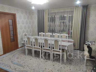 3-комнатная квартира · 56 м² · 2/9 этаж, Независимости — Пассаж за 10.5 млн 〒 в Темиртау