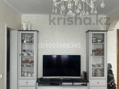 3-комнатная квартира · 64.1 м² · 2/5 этаж, мкр Юго-Восток, Мкр Гульдер 1 80 — Муканова-Шахтеров за 29.7 млн ₸ в Караганде, Казыбек би р-н