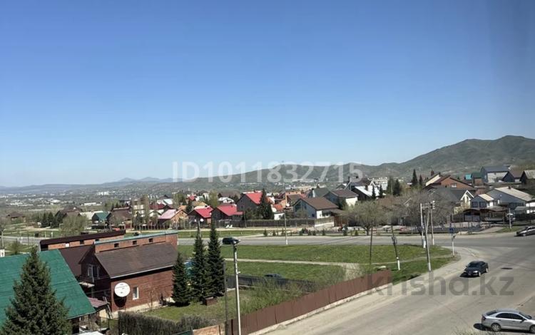 2-бөлмелі пәтер · 52 м² · 4/5 қабат, ул. Энтузиастов 17, бағасы: 21.5 млн ₸ в Усть-Каменогорске, Ульбинский — фото 2
