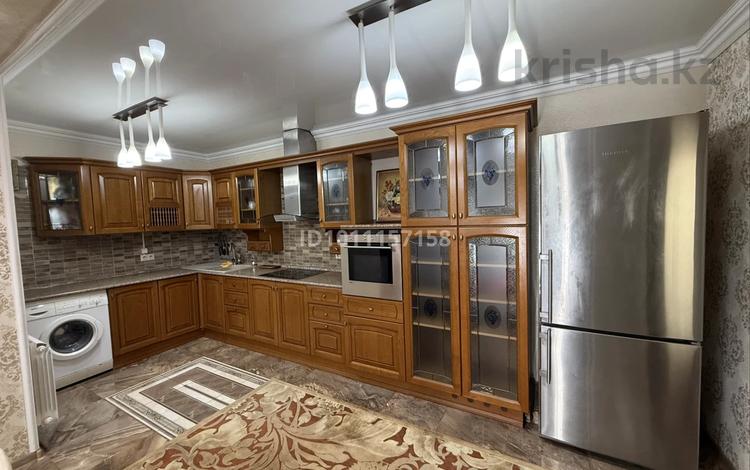 Отдельный дом · 4 комнаты · 100 м², мкр Кадыра Мырза-Али, Бутина за 200 000 ₸ в Уральске — фото 2