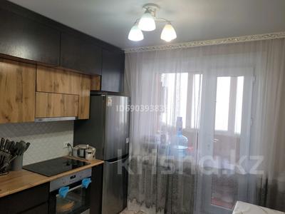 3-бөлмелі пәтер, 72 м², 5/5 қабат, 8 мкр 98, бағасы: 22 млн 〒 в Темиртау