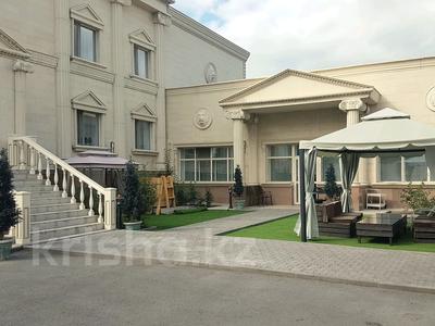 Отдельный дом · 20 комнат · 925 м² · 10 сот., Ыргыз 17 — Абылай хана за 339.9 млн 〒 в Астане, Есильский р-н