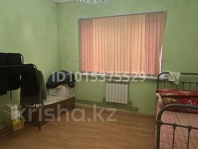 2-комнатная квартира · 50 м² · 1/1 этаж, мкр Самал-3, Мкр Самал-3 Копбая Алимбетова 38 за 50 000 ₸ в Шымкенте, Абайский р-н