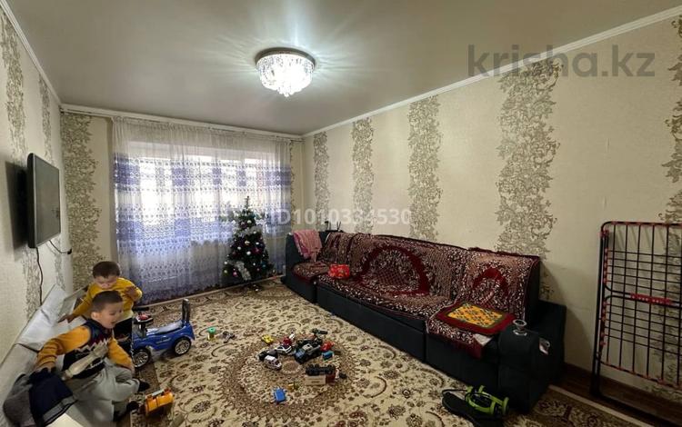 3-комнатная квартира · 69 м² · 5/5 этаж, мкр Алатау 40 за 15 млн ₸ в Таразе — фото 2