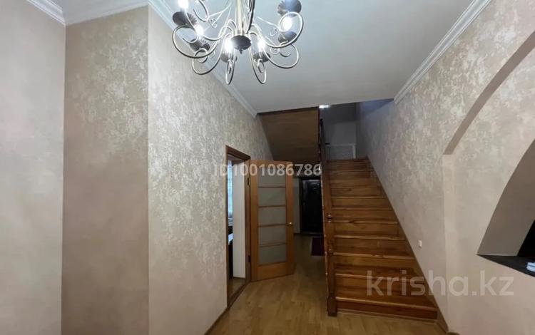 Отдельный дом · 6 комнат · 300 м² · 6 сот., Степана Разина 41 за 84 млн ₸ в Караганде, Казыбек би р-н — фото 16
