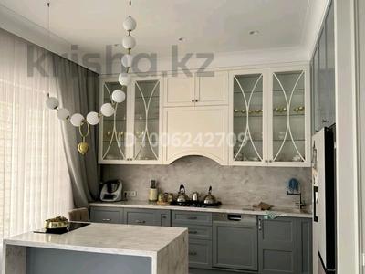 5-комнатная квартира · 224 м² · 2/3 этаж, 7А мкр — Три корны за 140 млн 〒 в Актау