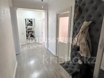 3-бөлмелі пәтер · 110 м² · 6/8 қабат, Алтын ауыл 9, бағасы: 400 000 ₸ в Каскелене