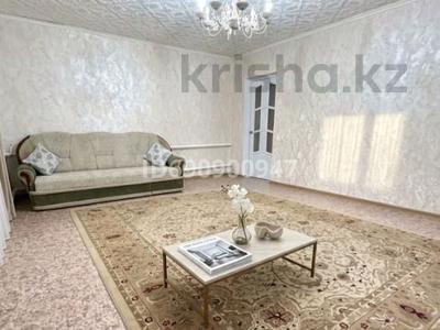 Отдельный дом · 4 комнаты · 228 м² · 5 сот., Утемисова 133 — Кунаева Утемисова за 32 млн 〒 в Актобе, мкр. Курмыш