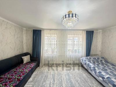 Отдельный дом · 4 комнаты · 80 м² · 3 сот., Тауке хана 149 за 62 млн ₸ в Алматы, Ауэзовский р-н