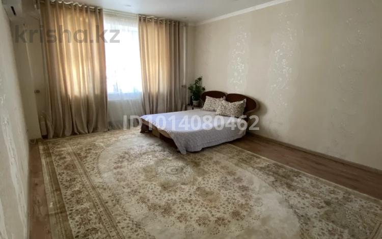 1-бөлмелі пәтер · 45 м² · 1/5 қабат, Береке ш/а. 7, бағасы: 16 млн ₸ в Атырау, мкр Береке — фото 2