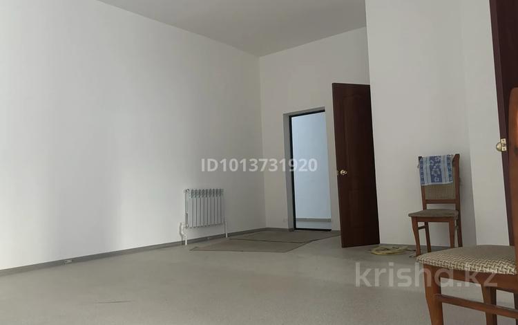 1-комнатная квартира · 74 м² · 3/7 этаж, 19a 4 за 130 000 ₸ в Актау — фото 2