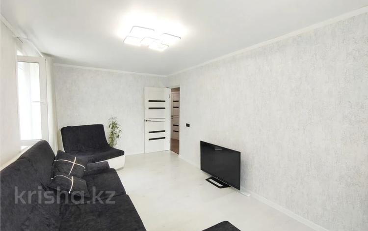 3-комнатная квартира · 62.4 м² · 3/5 этаж, мкр Юго-Восток, мкр Юго-Восток ул. Муканова — Поликлиника 5 за 23 млн ₸ в Караганде, Казыбек би р-н — фото 3