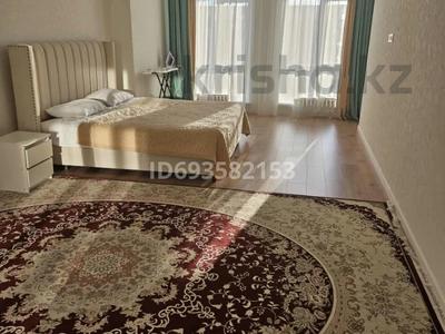 Аренда квартир в Мангистауской обл.: 2-комнатная квартира · 90 м² · 6/8 этаж, 18А мкр 3 за 390 000 〒 2-комнатная квартира · 90 м² · 6/8 этаж, 18А мкр 3 за 390 000 〒 в Актау