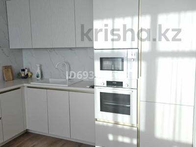 2-комнатная квартира · 90 м² · 6/8 этаж, 18А мкр 3 за 360 000 〒 в Актау