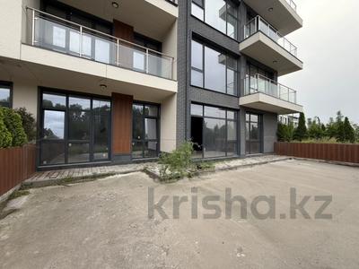4-комнатная квартира · 220 м² · 1/3 этаж, Жамакаева 252 — Большая терраса за 240 млн ₸ в Алматы, Медеуский р-н