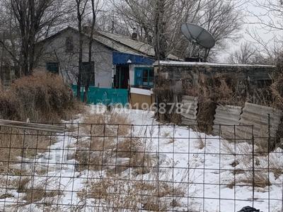 Продажа домов и дачи в Абай обл.: Отдельный дом · 2 комнаты · 40 м² · 15 сот., Аиролагическая 1 — Раион дальний за 3.8 млн 〒 Отдельный дом · 2 комнаты · 40 м² · 15 сот., Аиролагическая 1 — Раион дальний за 3.8 млн 〒 в Семее, мкр Красный Кордон