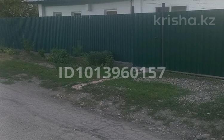 Отдельный дом · 3 комнаты · 75.3 м² · 10 сот., Юннатов 25 за 11 млн ₸ в Усть-Каменогорске — фото 2