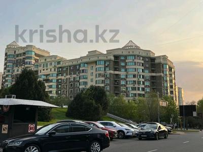 4-комнатная квартира, 150 м², 4/9 этаж, мкр Самал 105 за 250 млн 〒 в Алматы, Медеуский р-н