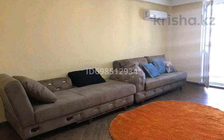 1-комнатная квартира · 60.5 м² · 9/12 этаж, Толе би 273а за 300 000 〒 в Алматы — фото 2
