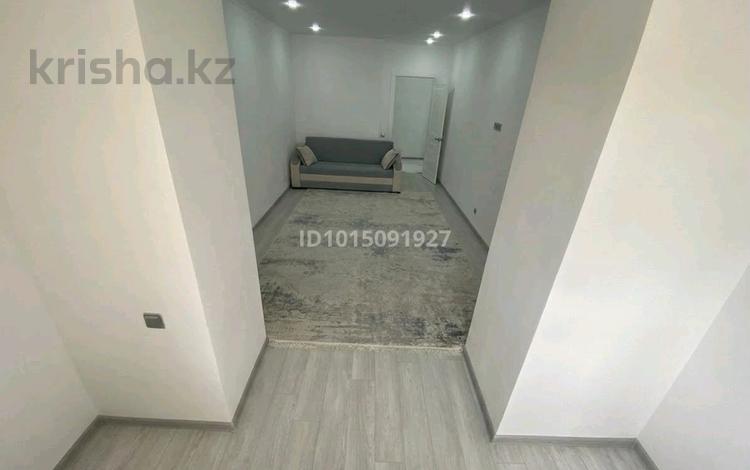 1-комнатная квартира · 46 м² · 5/5 этаж, мкр 4 1 — рынок Аяжан за 18 млн ₸ в Уральске — фото 2