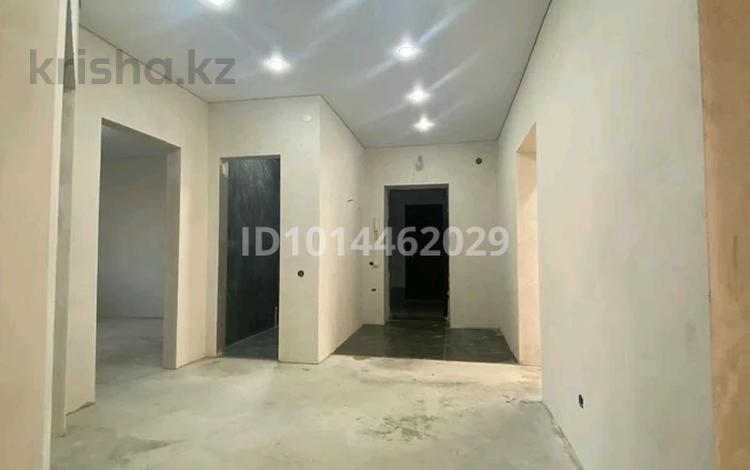 3-бөлмелі пәтер · 101 м² · 3/5 қабат, Алтын орда ш/а. 29а, бағасы: ~ 26.5 млн ₸ в Актобе, мкр. Алтын орда — фото 2