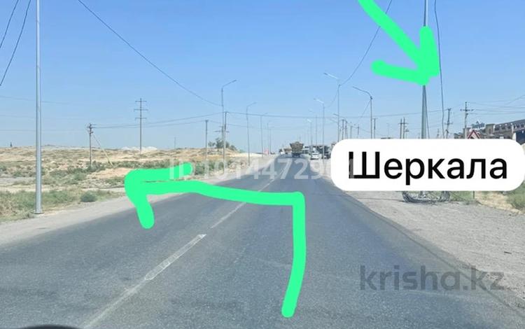 Жер телімі · 1 га, 1 1 — Шеркалага карамакарсы кыресын примерна 1 километр жакта. 1 гектар жер, бағасы: 10 млн ₸ в Сарыагаш — фото 2