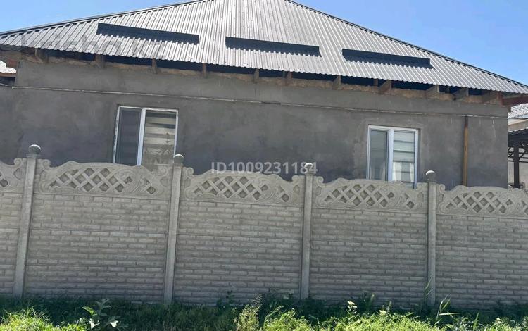 Отдельный дом · 3 комнаты · 105 м² · 8 сот., Байдибек баба — Массив Арай за 35.1 млн ₸ в Таразе — фото 11