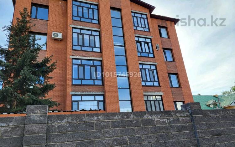 4-комнатная квартира · 105 м² · 2/4 этаж, Абая 83/1 за 400 000 ₸ в Павлодаре — фото 2