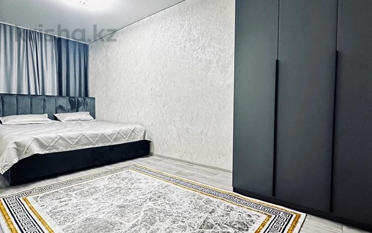 2-комнатная квартира · 44 м² · 3/5 этаж, Антона Чехова 74 за 15 000 ₸ в Усть-Каменогорске — фото 2