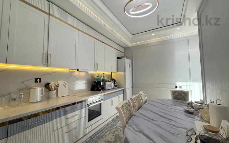 4-комнатная квартира · 104 м² · 10/10 этаж, Казыбек би 3, 3/1, 3/2 за 72 млн ₸ в Астане, Нура р-н — фото 2