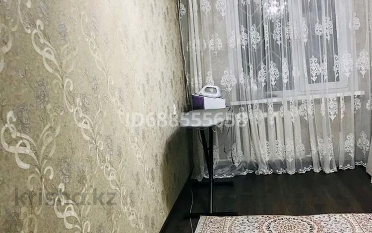 1 комната · 62 м² · 1 этаж, мкр Строитель, Абулхаирхана 155 за 60 000 ₸ в Уральске — фото 2