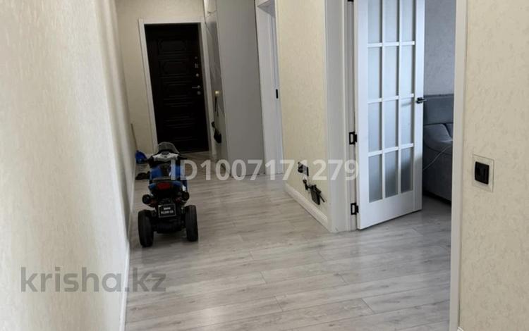 3-бөлмелі пәтер · 90 м² · 5/16 қабат, Степной 3 ш/а., Шахтёров 60, бағасы: 45 млн ₸ в Караганде, Казыбек би р-н — фото 2