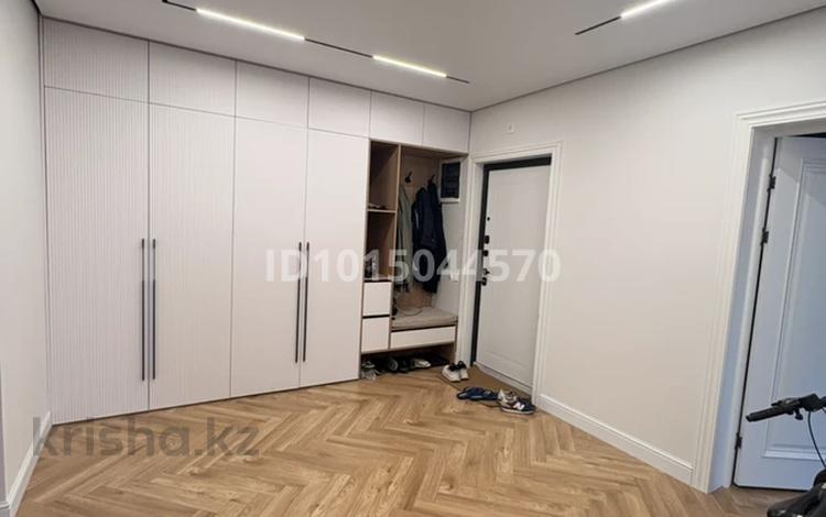 3-комнатная квартира · 120 м² · 6/8 этаж, 14-й мкр 59а за 65 млн ₸ в Актау — фото 2